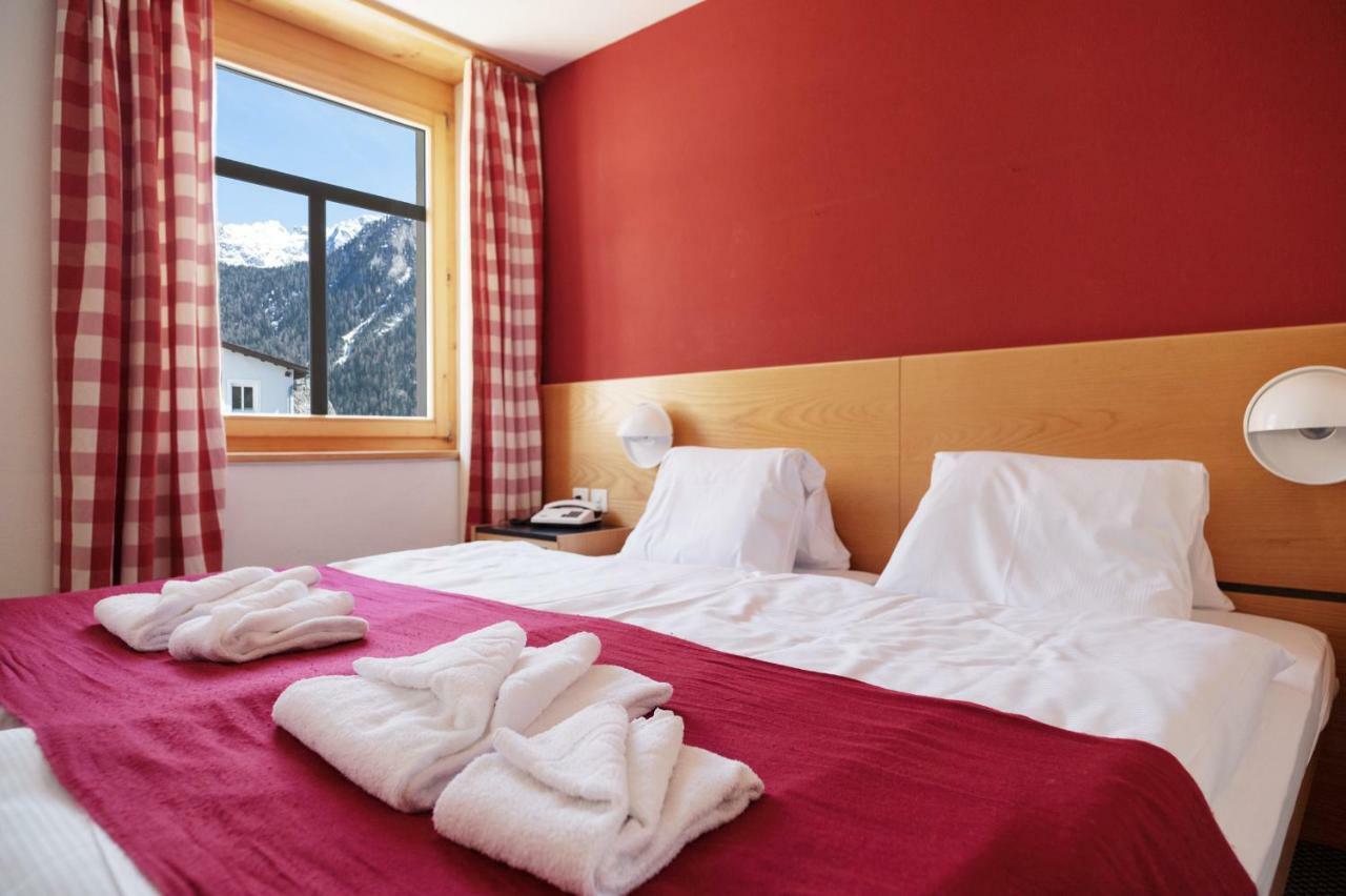 Hotel Aurora Ardez Екстер'єр фото